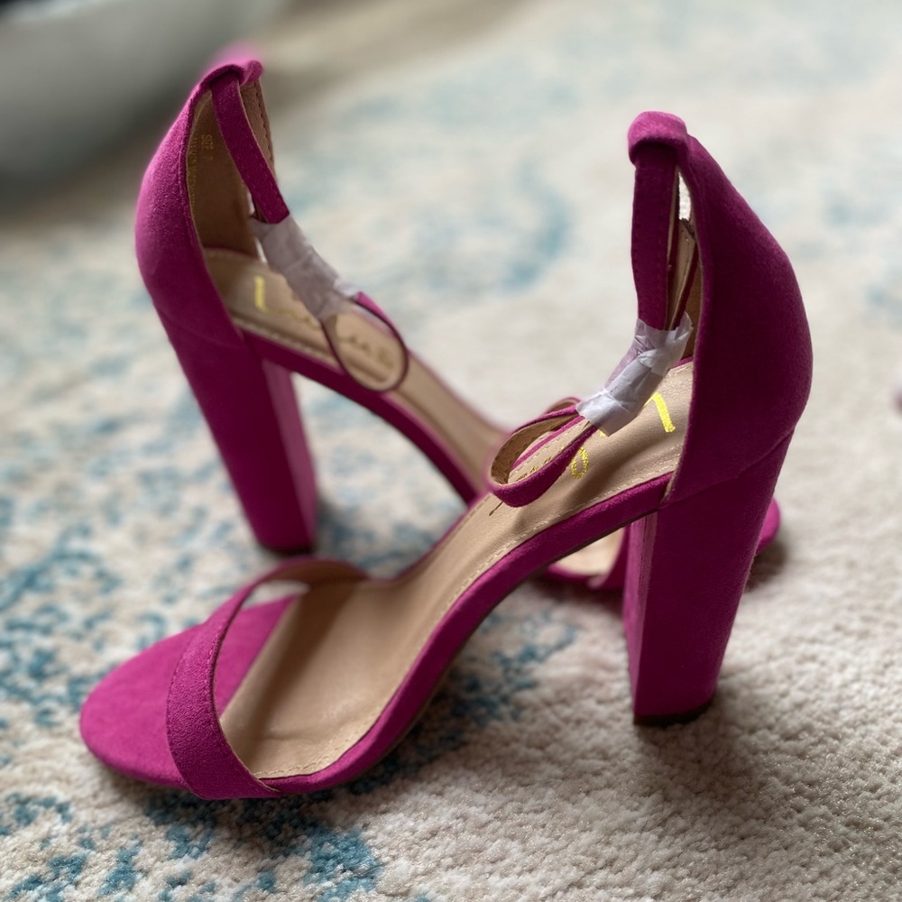 Never worn hot pink lulus heeled sandals!!